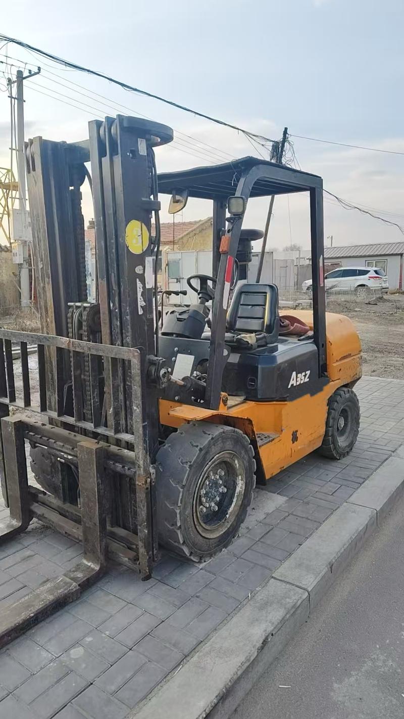通辽能同时出租叉车,吊车,高空车,铲车,钩机,吸污车的公司